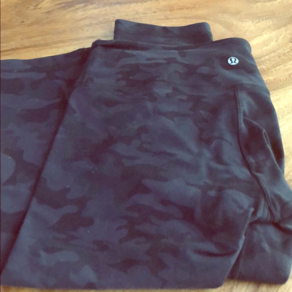 Black crop pant